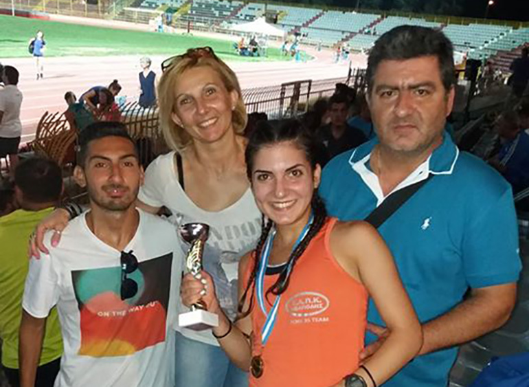 http://www.sportlesvos.gr/images/Arxeio2015/Stivos/Ntina-Margarita-family-xryso-3000msteeple2017.jpg