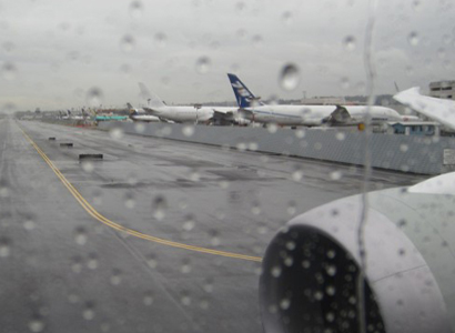 Airplane_raining