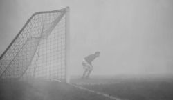 Ο τερματοφύλακας που... περίμενε στην ομίχλη: Μια Χριστουγεννιάτικη ιστορία του 1937!