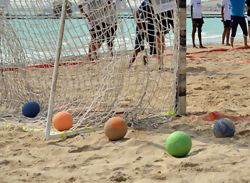 Beach handball στα Βατερά!